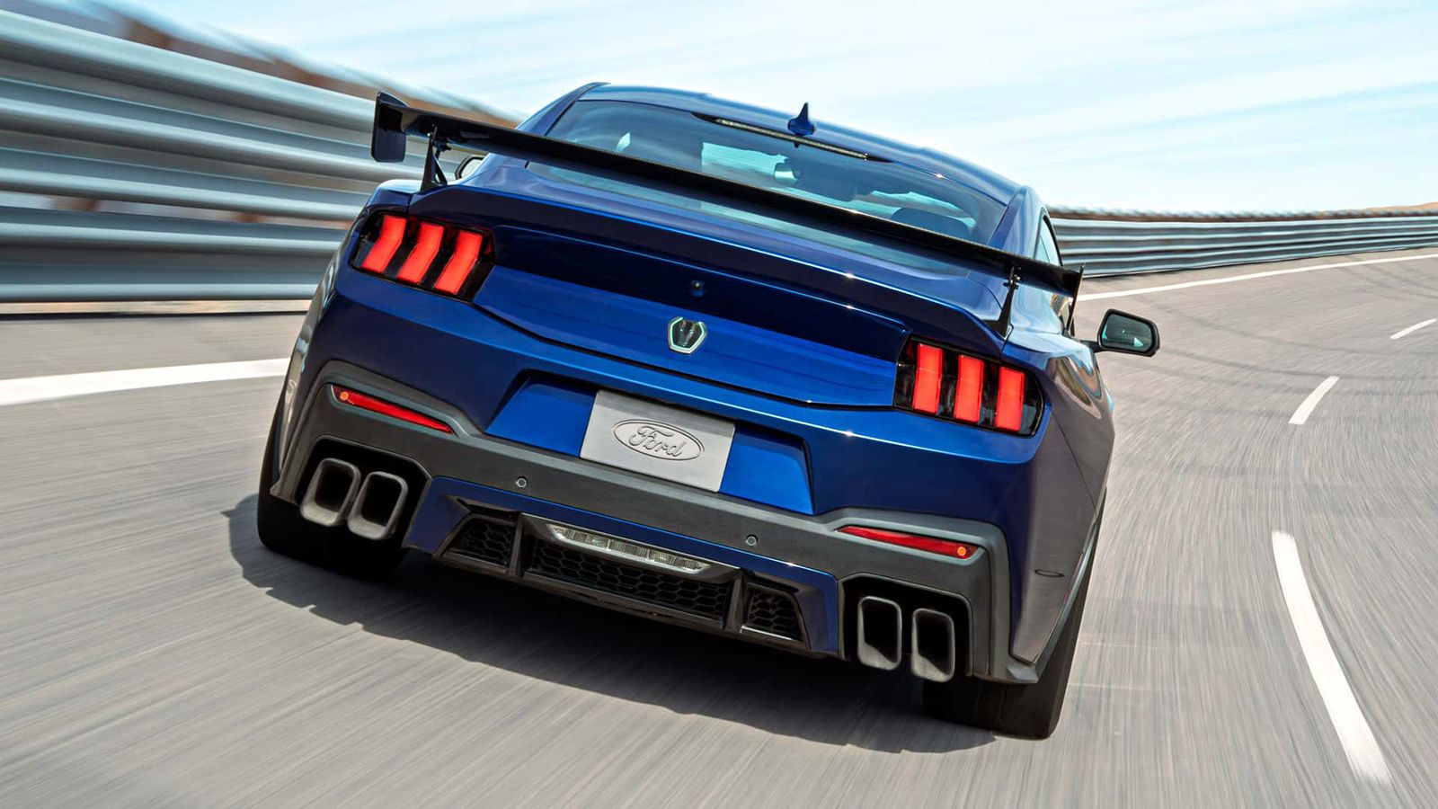 Αυτή είναι η νέα και αγριεμένη Ford Mustang Dark Horse SC